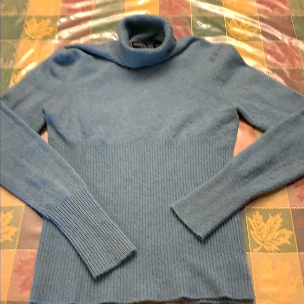 Moda international  sweater size XL
